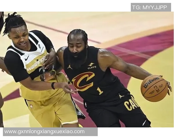 骑士迎来3喜讯!锋线大将复出,队友力挺哈登,米切尔看好新组合